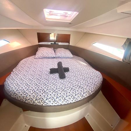 Une Nuit Insolite Sur Un Bateau Linge Et Menage Inclus Λα Ροσέλ Εξωτερικό φωτογραφία